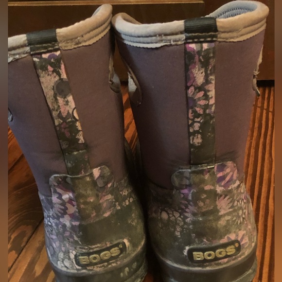 Bogs!  Cute and waterproof! - Picture 2 of 6